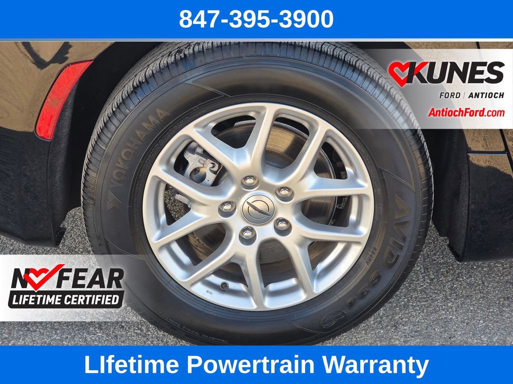 Used 2024 Chrysler Pacifica Touring-L FWD image 10