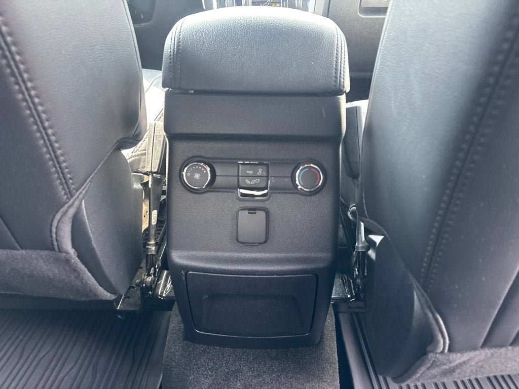 Certified 2018 Ford Explorer XLT w/ Equipment Group 202A AWD/4WD image 17