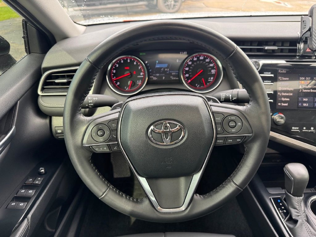 Used 2019 Toyota Camry XSE FWD image 11