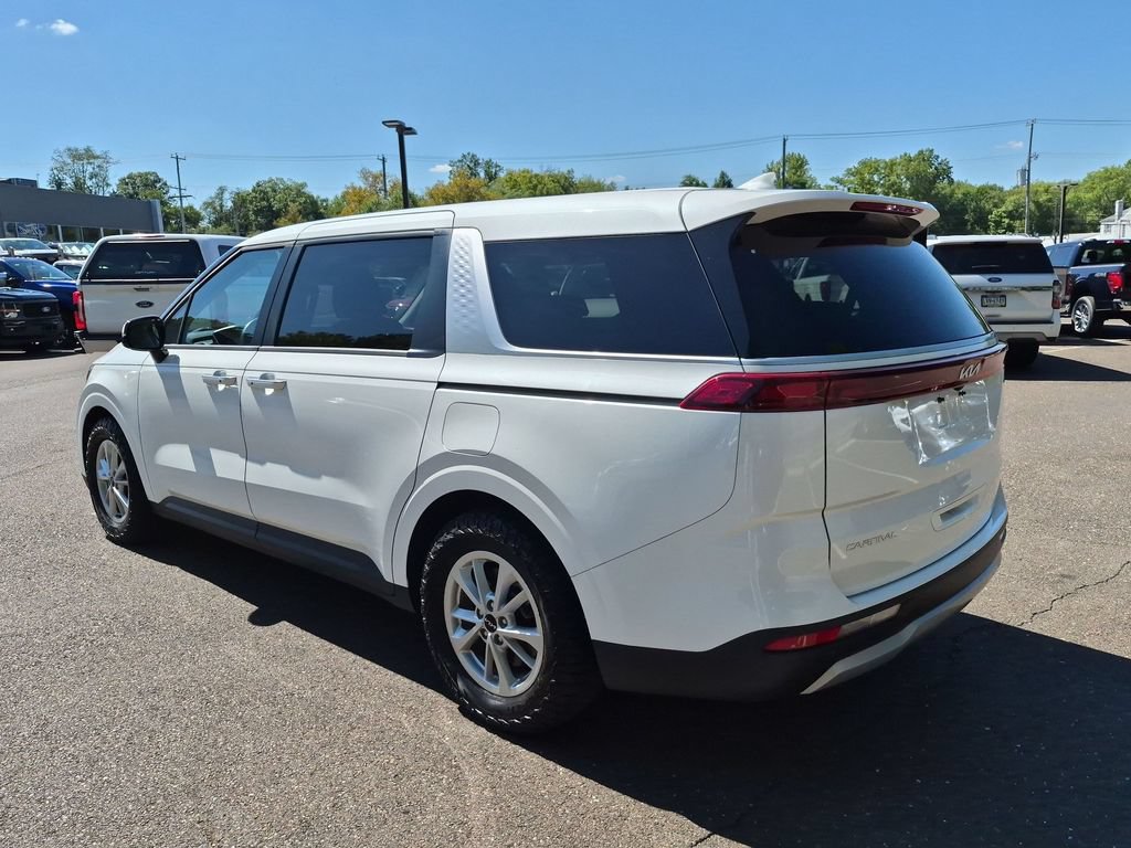 Used 2024 Kia Carnival LX FWD image 6