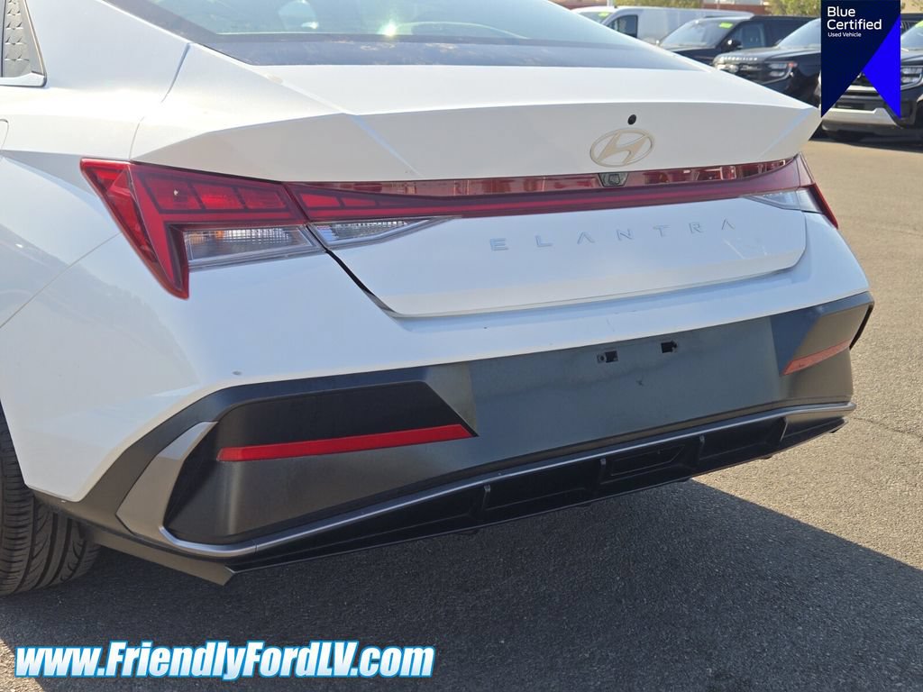 Used 2025 Hyundai Elantra SEL FWD image 5