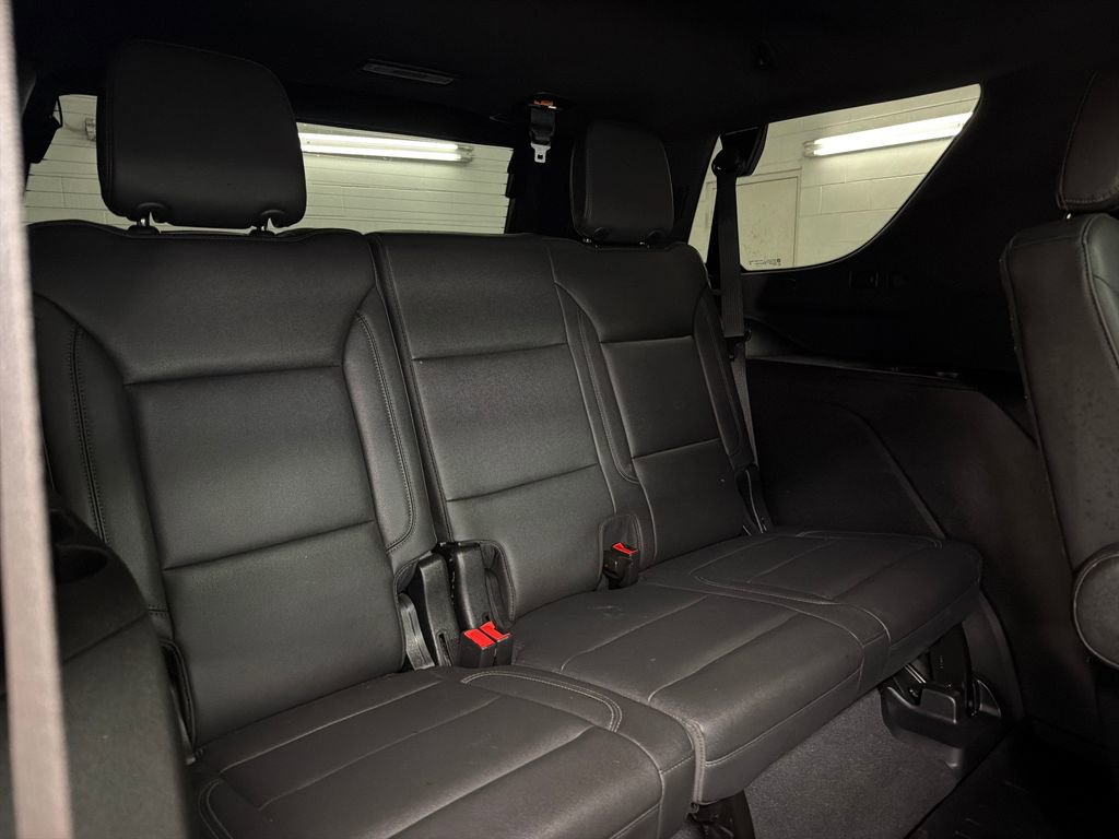 Used 2024 Chevrolet Tahoe Z71 w/ Luxury Package AWD/4WD image 33