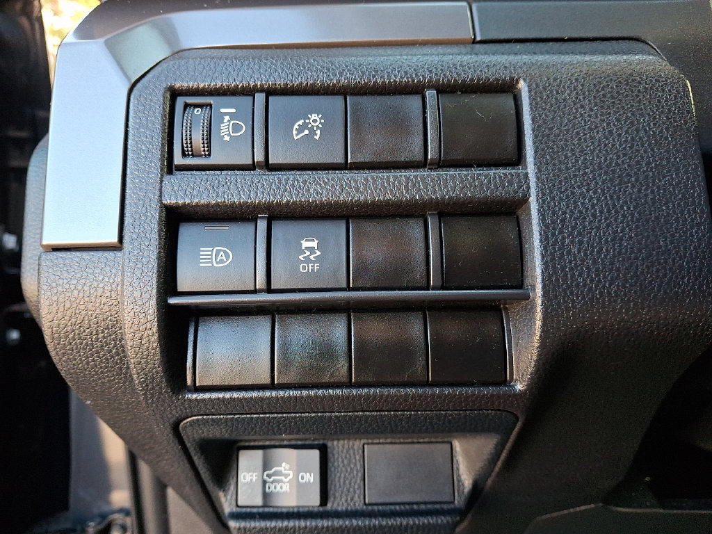 Used 2024 Toyota Tacoma SR5 AWD/4WD image 26
