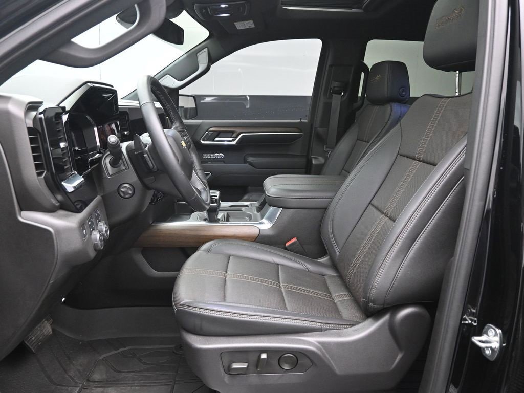 Used 2024 Chevrolet Silverado 1500 High Country w/ High Country Premium Package image 22