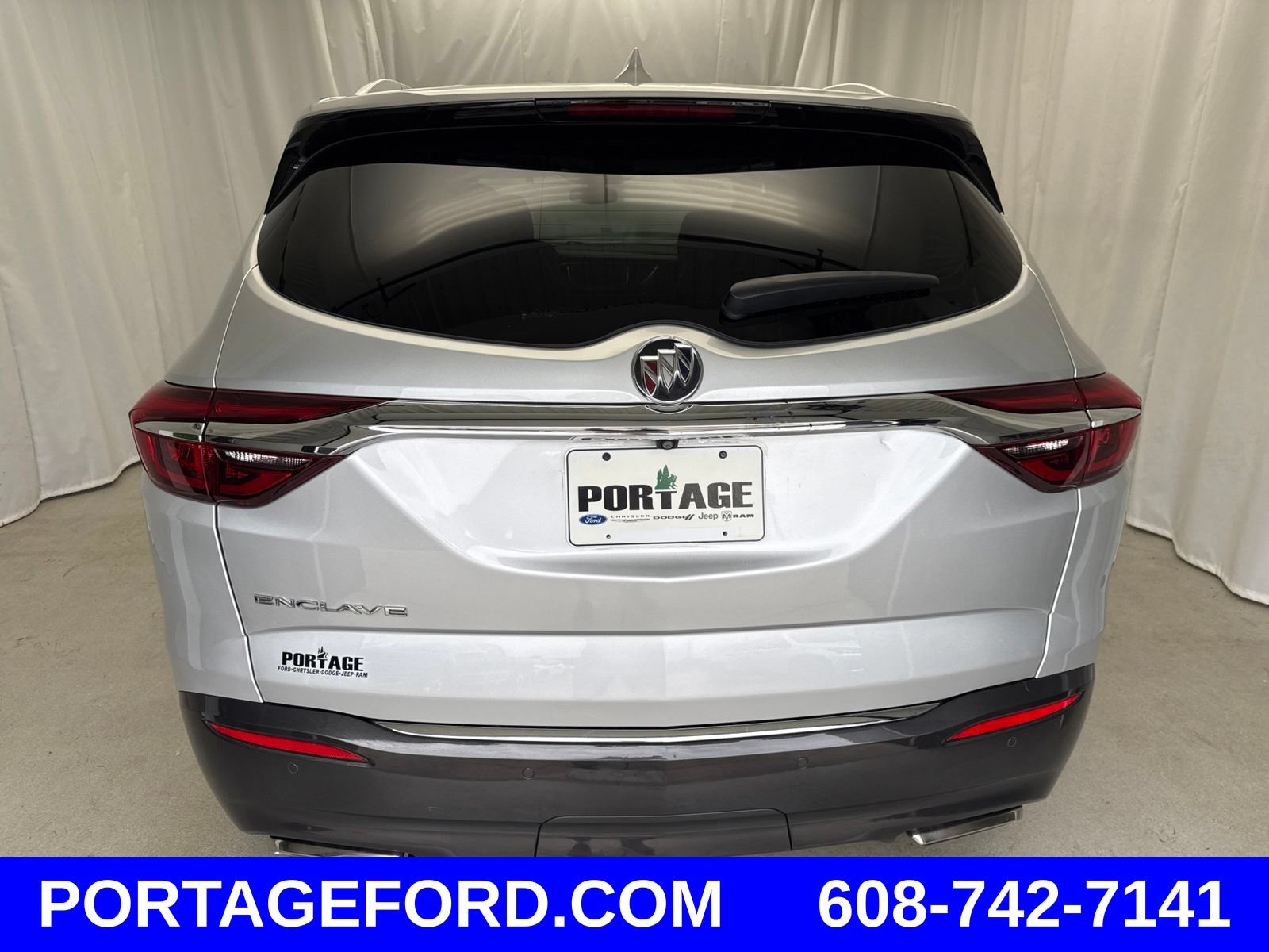 Used 2021 Buick Enclave Essence FWD image 3