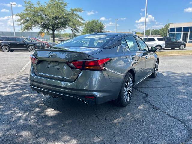 Used 2025 Nissan Altima 2.5 SV FWD image 7