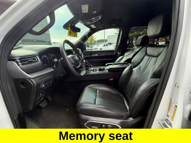 Used 2024 Jeep Wagoneer Series II AWD/4WD image 10