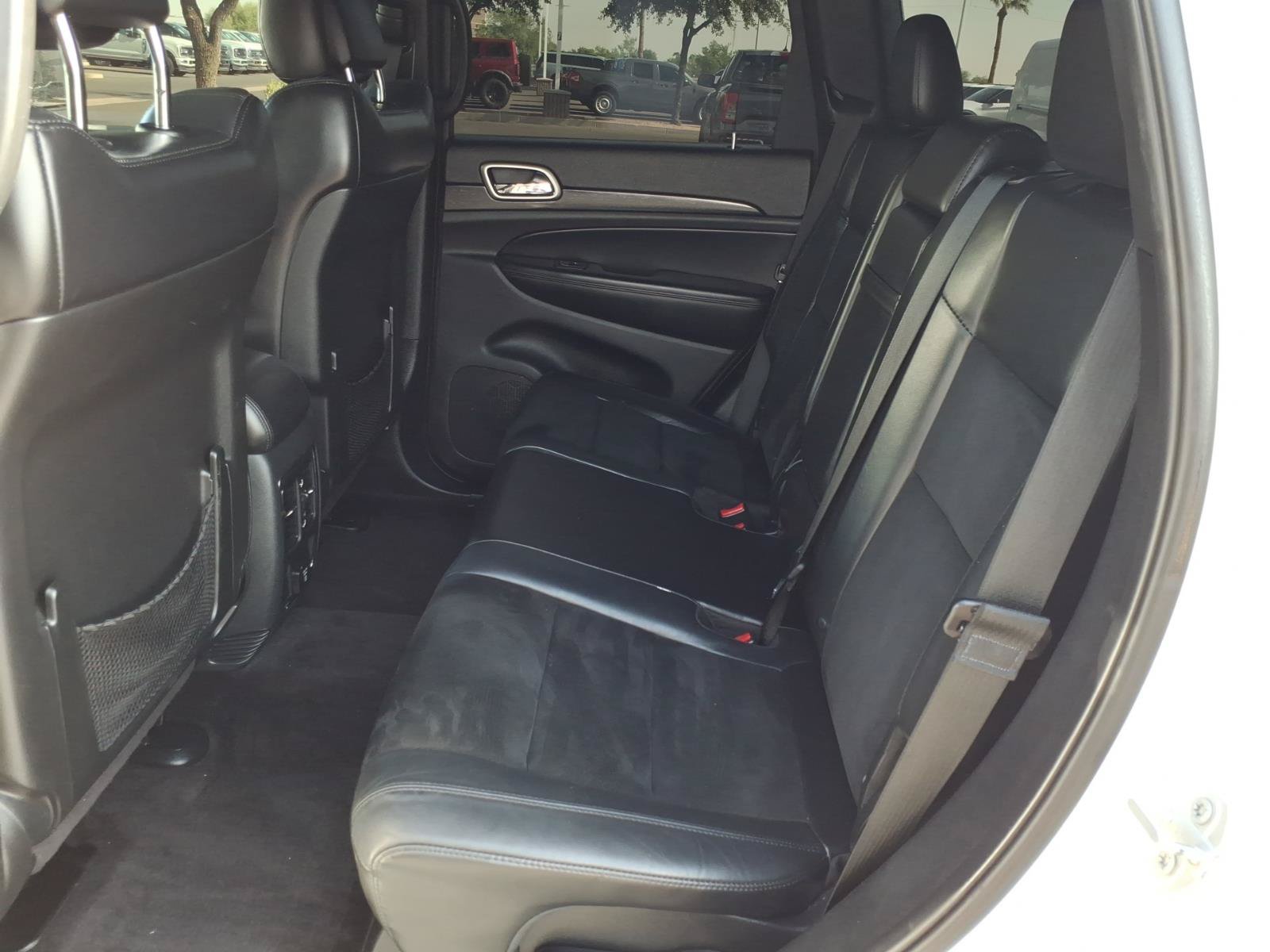 Used 2018 Jeep Grand Cherokee Altitude RWD image 15
