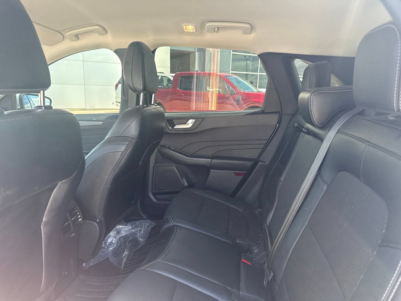 Certified 2025 Ford Escape SE FWD image 10