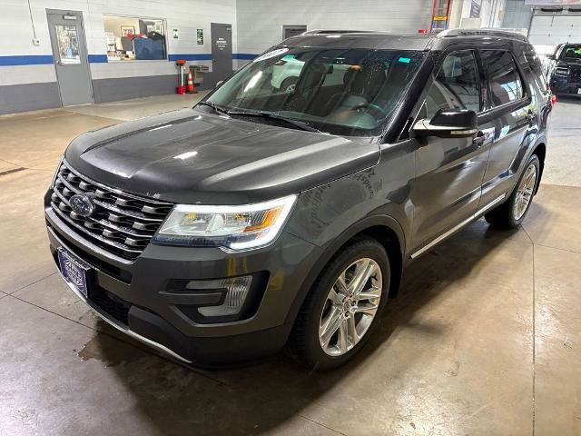 Certified 2017 Ford Explorer XLT w/ Equipment Group 202A AWD/4WD image 4