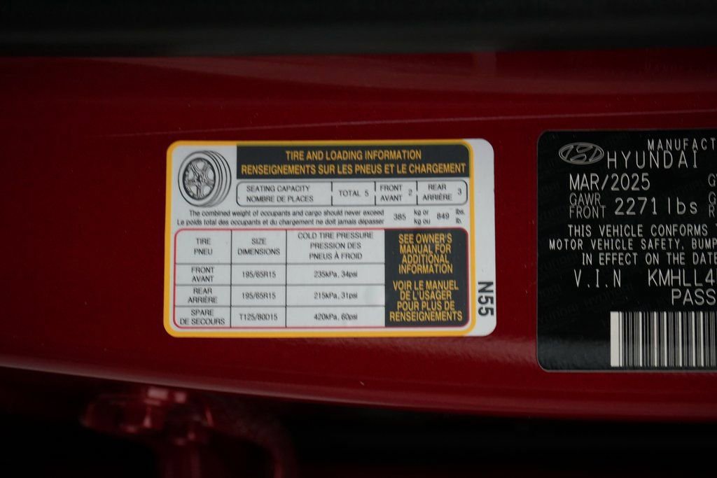 Used 2025 Hyundai Elantra SE image 23