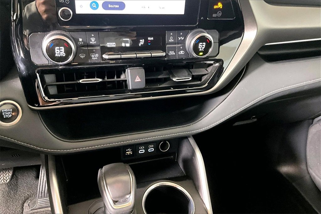 Used 2024 Toyota Highlander LE image 26