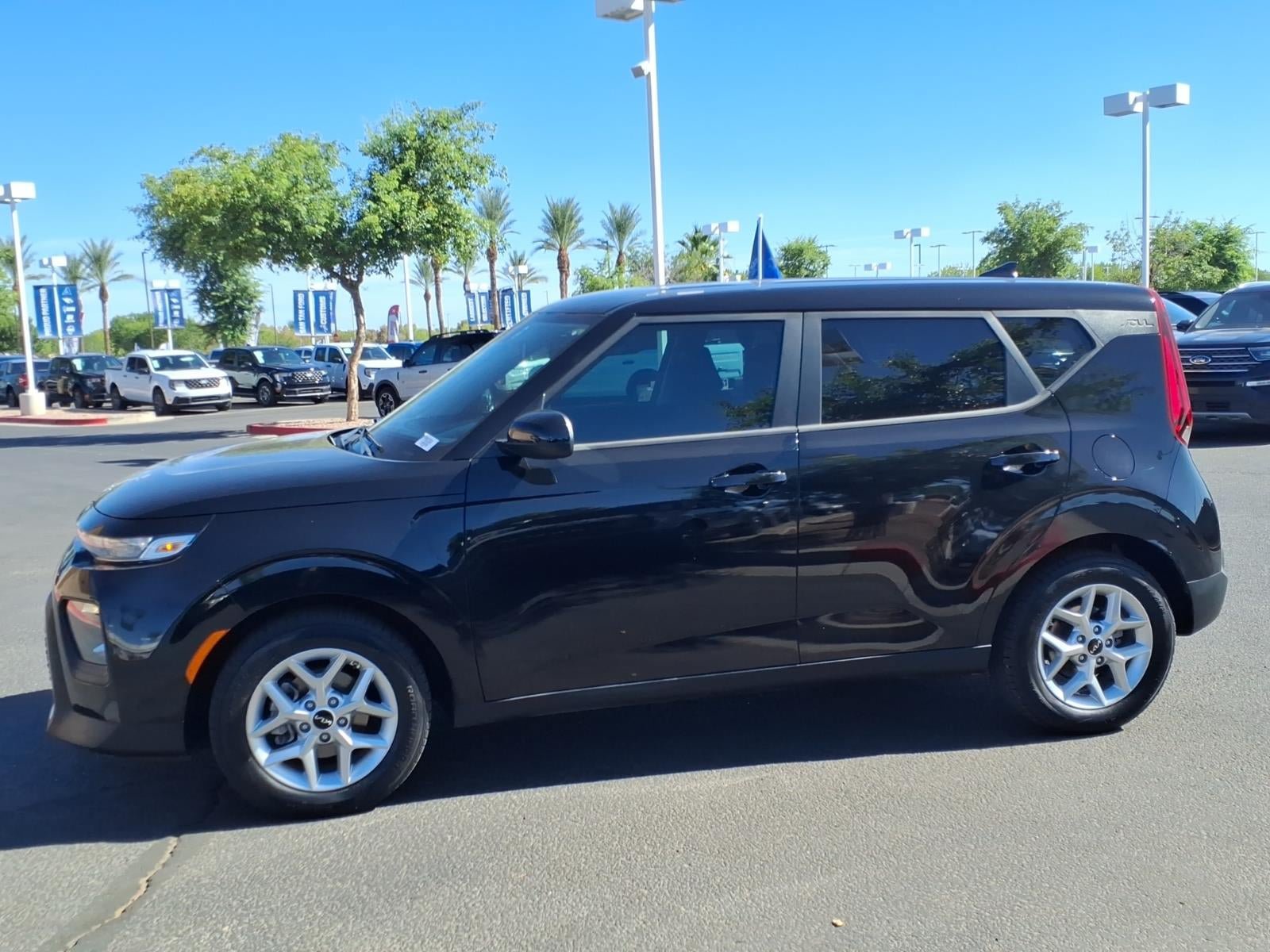 Used 2022 Kia Soul LX w/ Technology Package FWD image 7