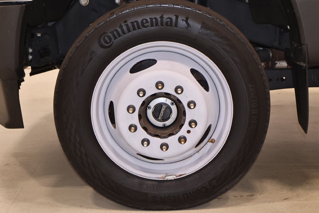 Certified 2024 Ford F550 4x4 Regular Cab Super Duty image 33