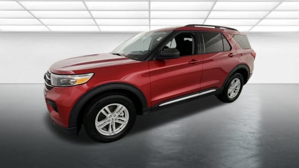 Certified 2024 Ford Explorer XLT AWD/4WD image 3