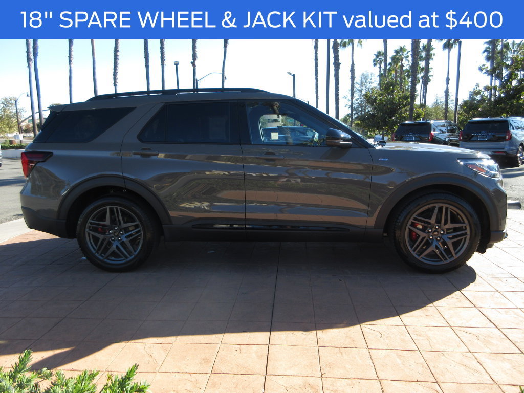 Certified 2026 Ford Explorer ST-Line w/ ST-Line Street Pack RWD image 5