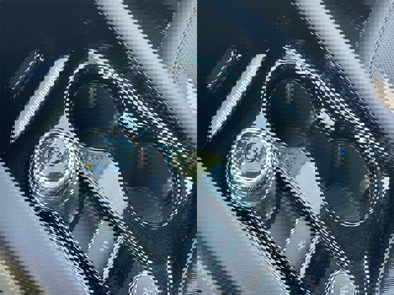 Certified 2025 Ford Explorer Platinum w/ Ultimate Package image 28