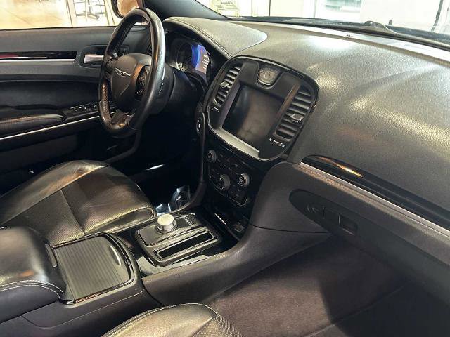 Used 2018 Chrysler 300 S w/ Safetytec Plus Group image 29