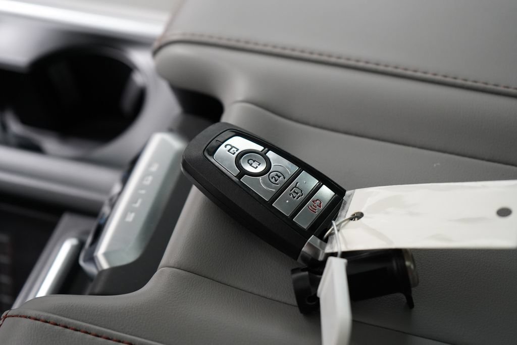 Certified 2025 Ford Expedition Active AWD/4WD image 16