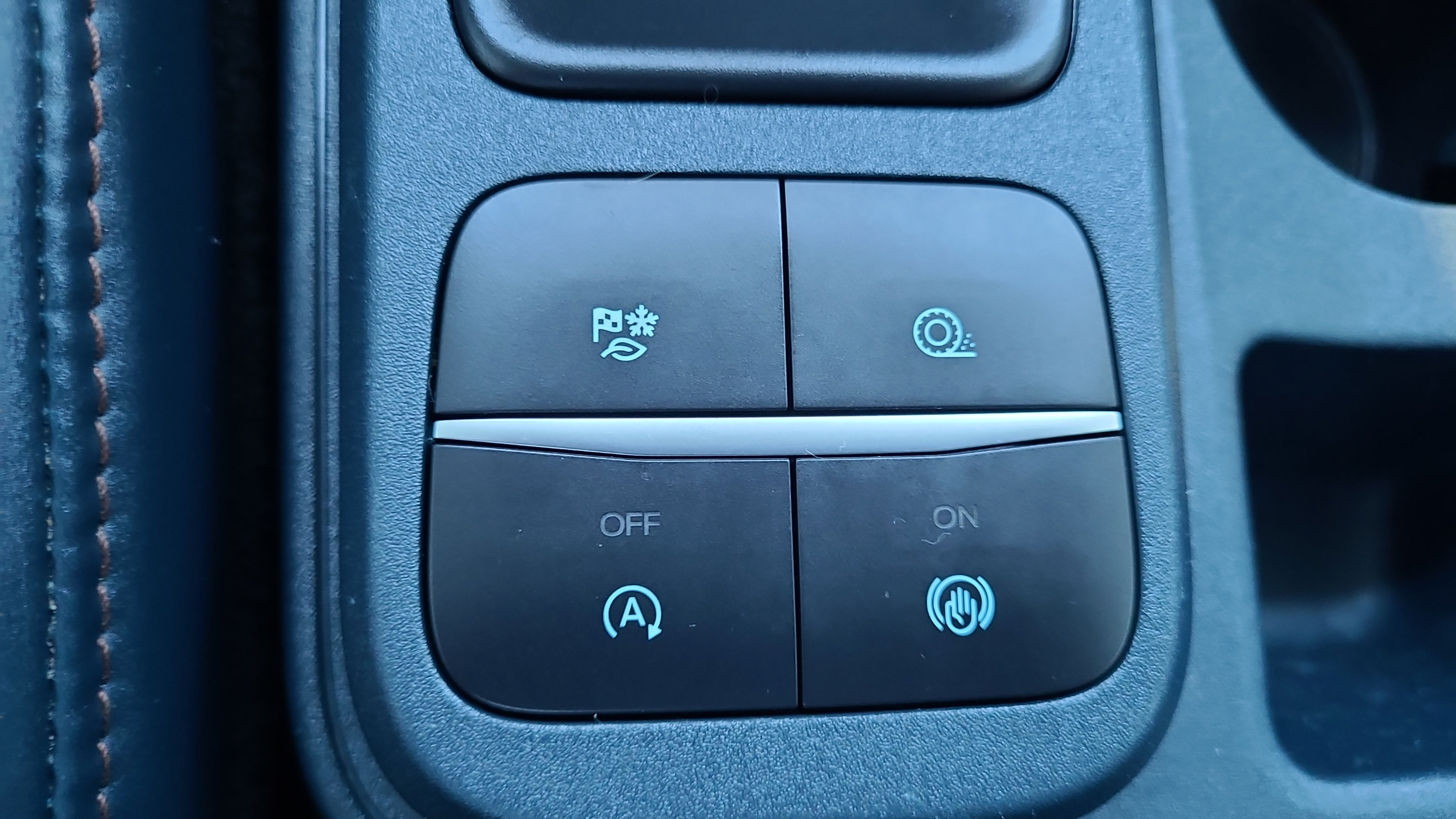 Certified 2022 Ford Maverick Lariat w/ Lariat Luxury Package AWD/4WD image 25