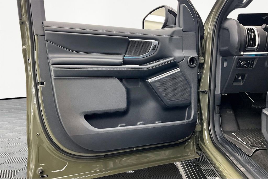 Certified 2025 Ford Expedition Platinum w/ Stealth Performance Package image 23