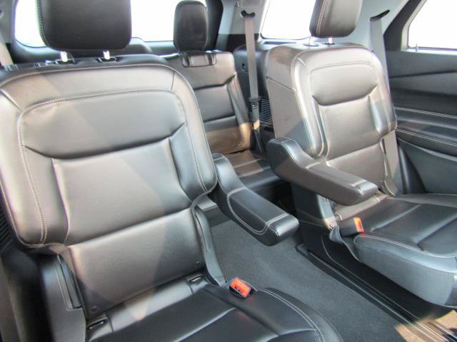 Certified 2023 Ford Explorer XLT w/ Equipment Group 202A AWD/4WD image 3