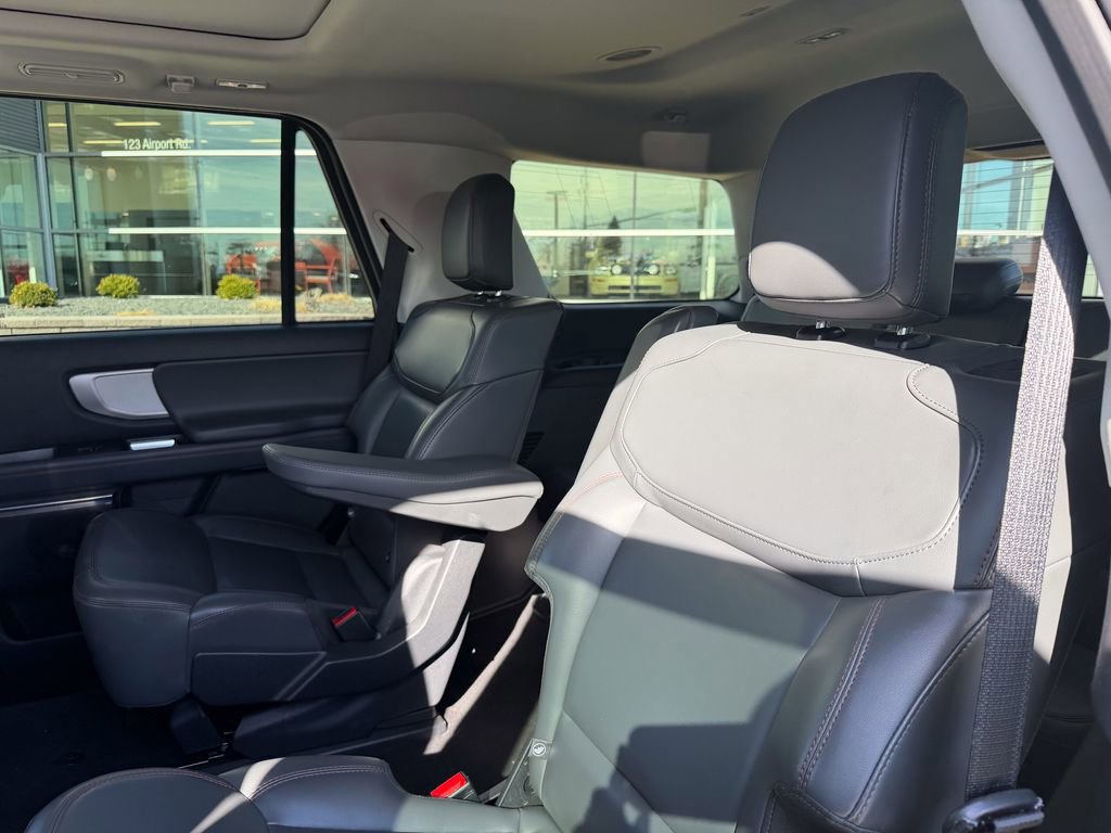 Certified 2025 Ford Expedition Active image 13