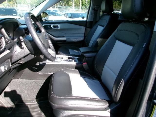 Certified 2022 Ford Explorer XLT w/ Equipment Group 202A AWD/4WD image 10