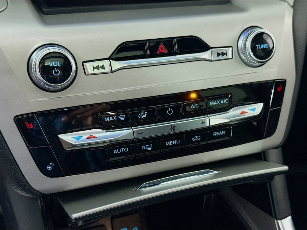 Certified 2023 Ford Explorer XLT w/ Equipment Group 202A image 18