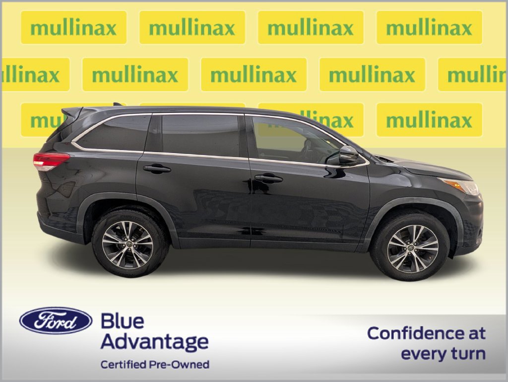 Used 2019 Toyota Highlander Plus FWD image 2