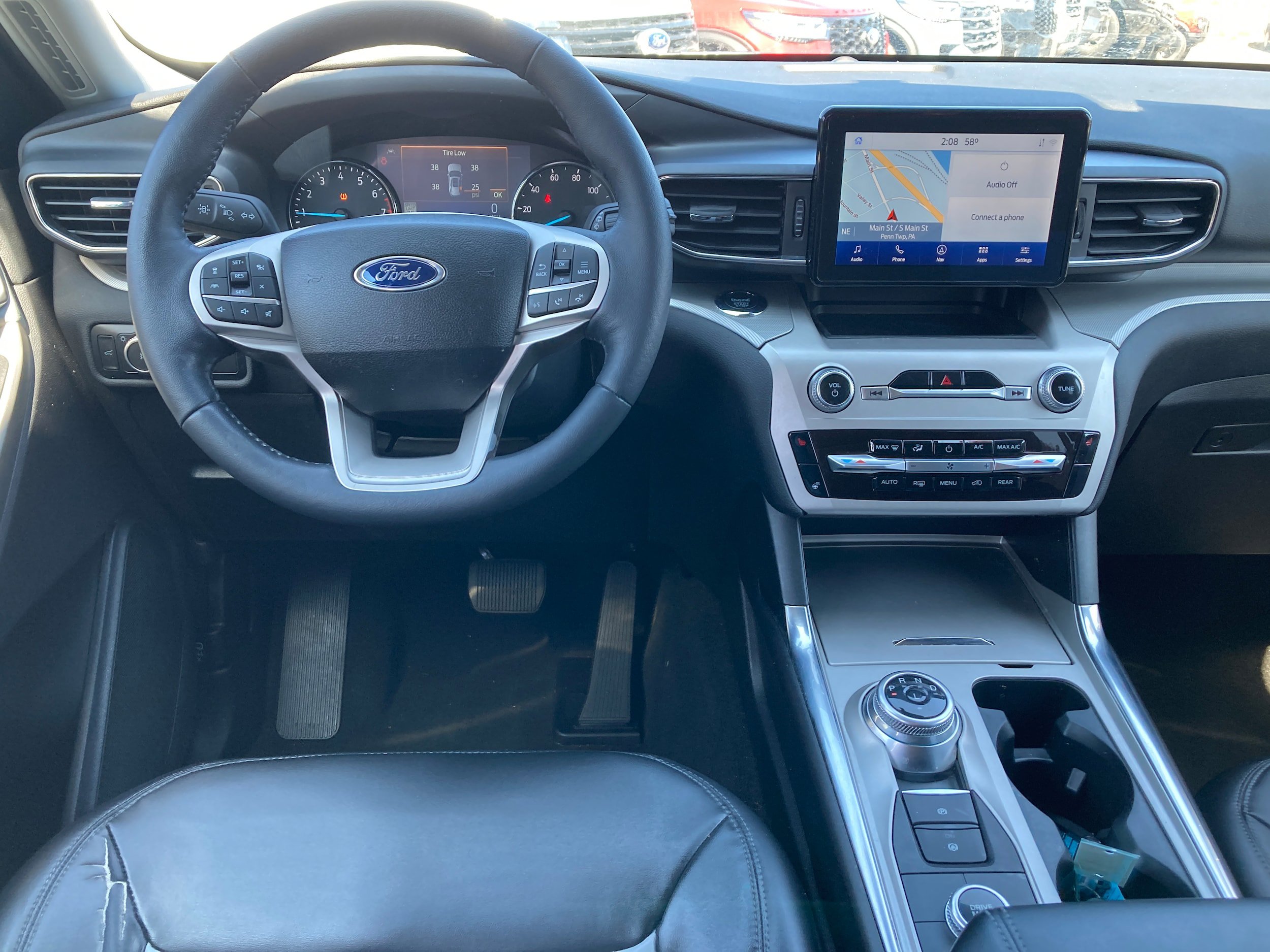 Certified 2022 Ford Explorer XLT w/ Equipment Group 202A AWD/4WD image 9