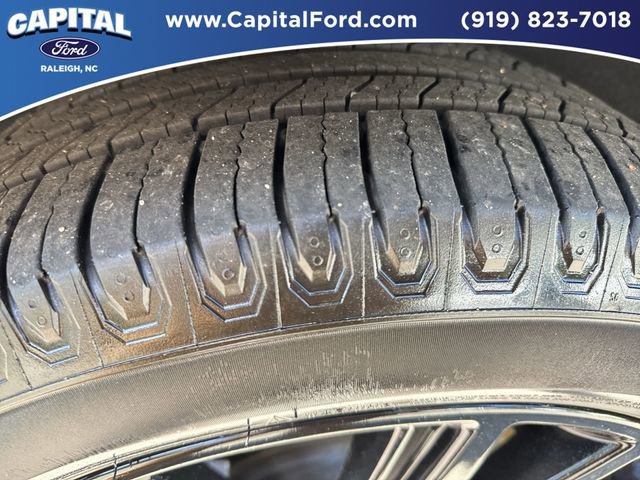 Certified 2022 Ford Edge ST-Line w/ Class II Trailer Tow Package image 13