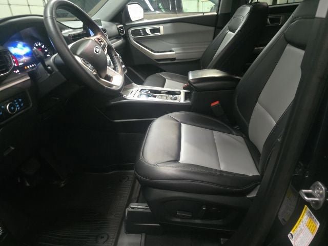 Certified 2023 Ford Explorer XLT w/ Equipment Group 202A AWD/4WD image 17