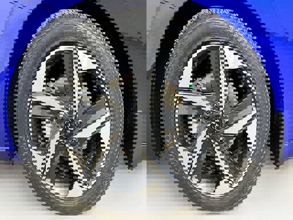 Used 2023 Hyundai Elantra SEL w/ Convenience Package image 7