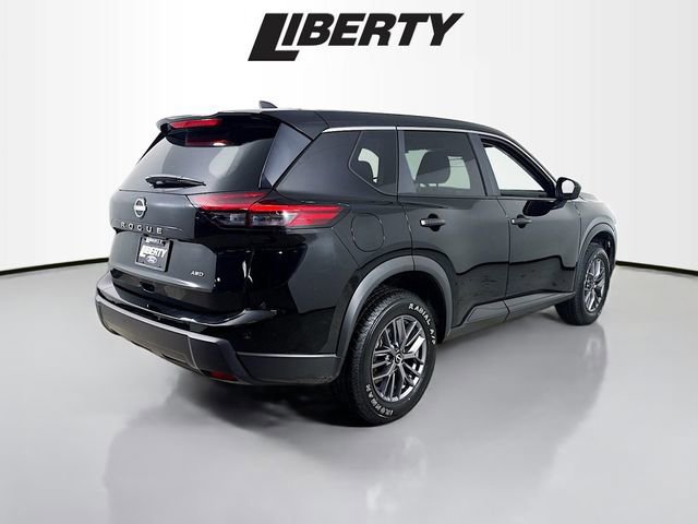 Used 2024 Nissan Rogue S image 5