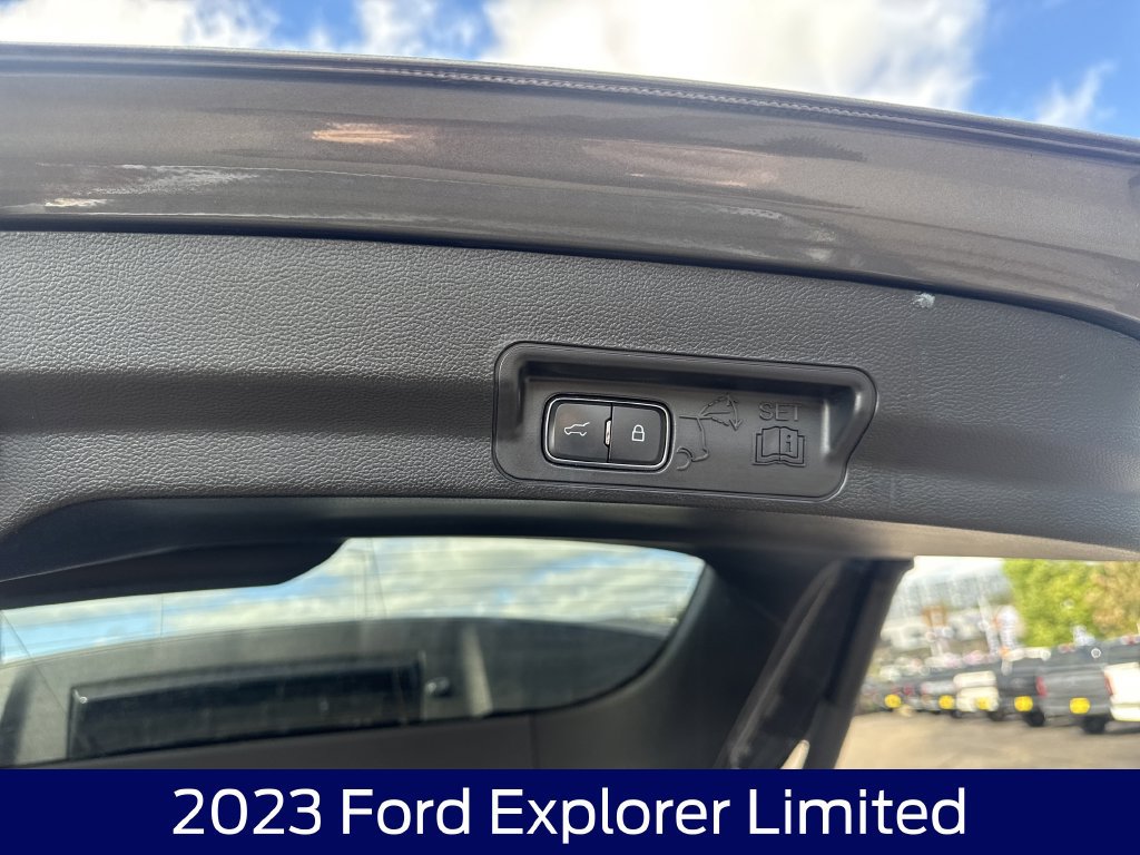Certified 2023 Ford Explorer Limited AWD/4WD image 18