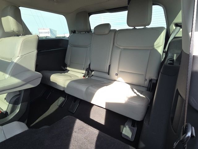 Certified 2025 Ford Expedition Active image 20