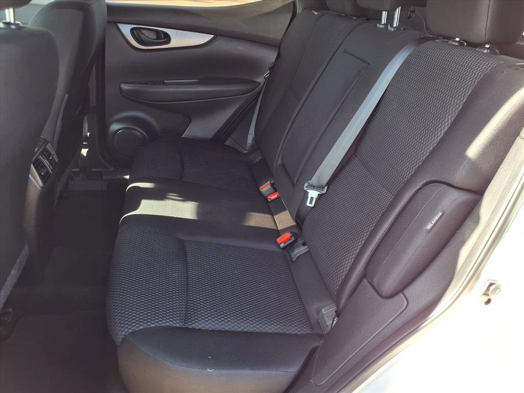 Used 2021 Nissan Rogue Sport S image 25