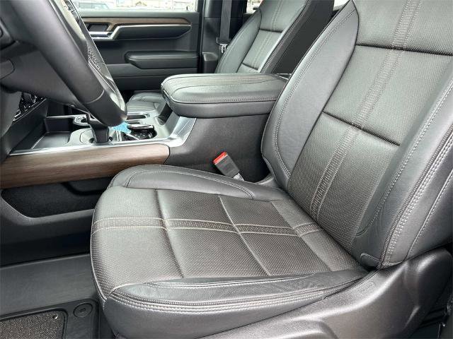 Used 2024 Chevrolet Silverado 1500 High Country w/ Technology Package image 25