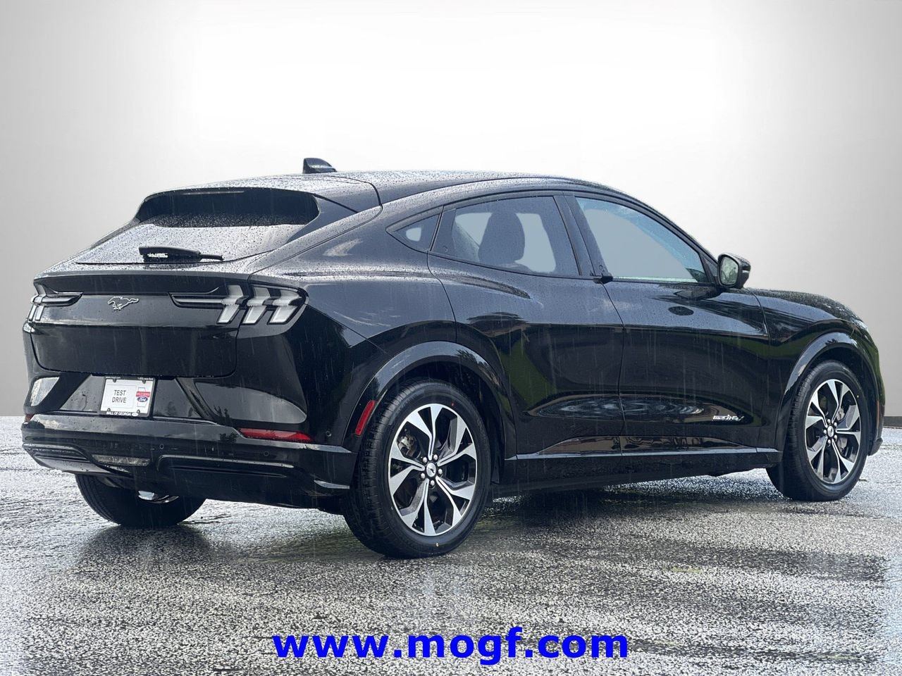 Certified 2023 Ford Mustang Mach-E Premium AWD/4WD image 3