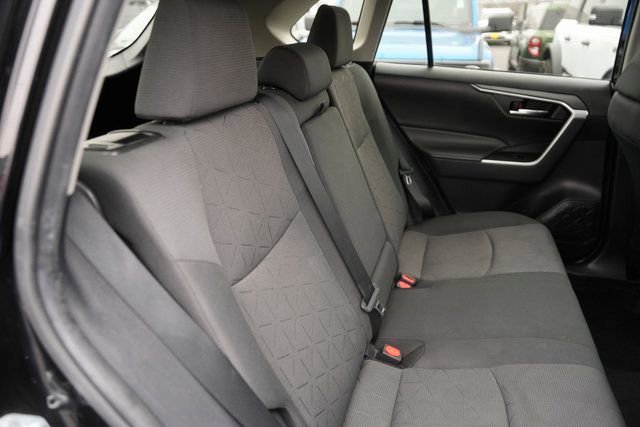 Used 2021 Toyota RAV4 XLE w/ Convenience Package image 17