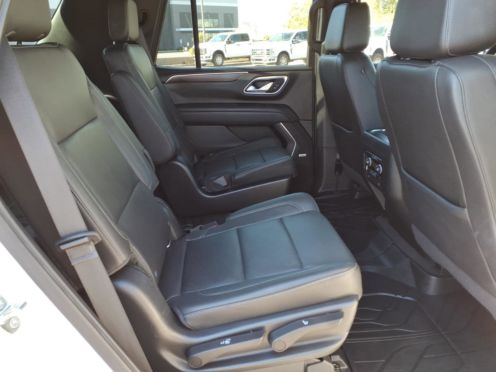 Used 2022 Chevrolet Tahoe LT w/ Luxury Package image 15