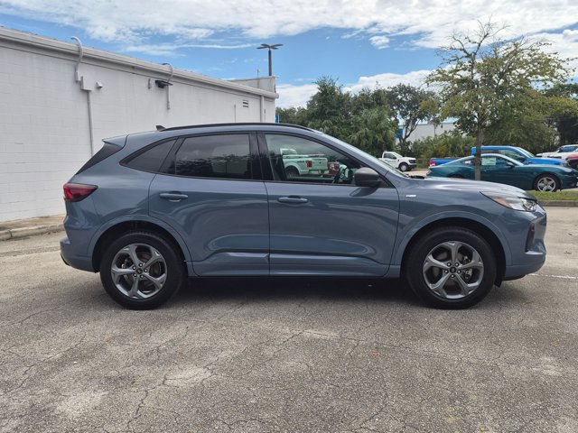 Certified 2024 Ford Escape ST-Line w/ Tech Pack #1 AWD/4WD image 4