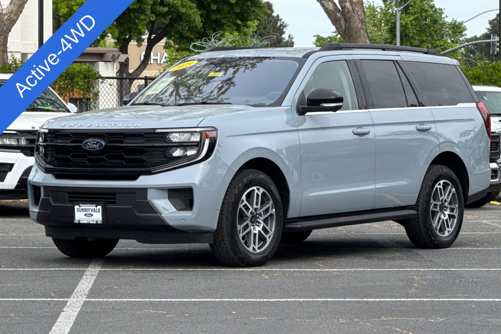 Certified 2025 Ford Expedition Active AWD/4WD image 9