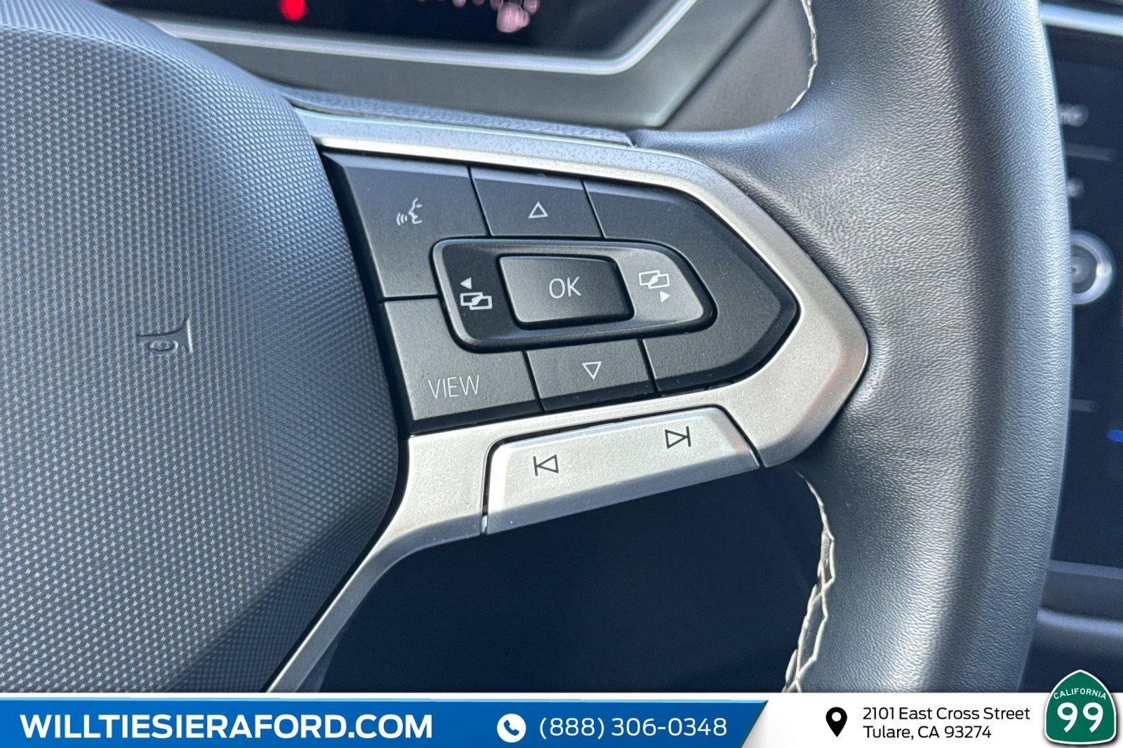 Used 2024 Volkswagen Tiguan SE image 29