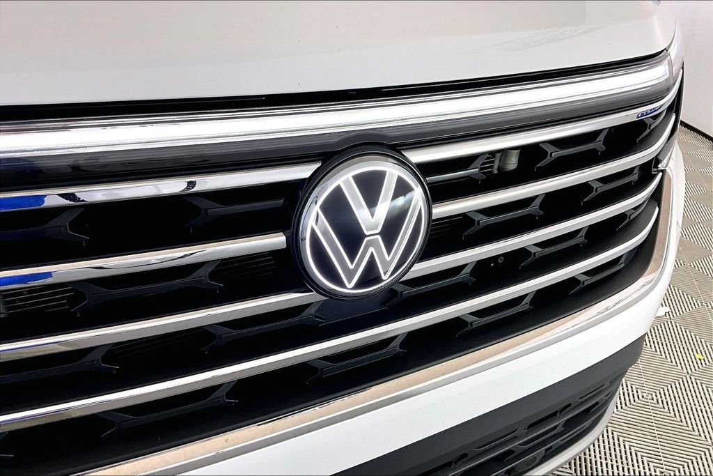 Used 2025 Volkswagen Atlas SE FWD image 24