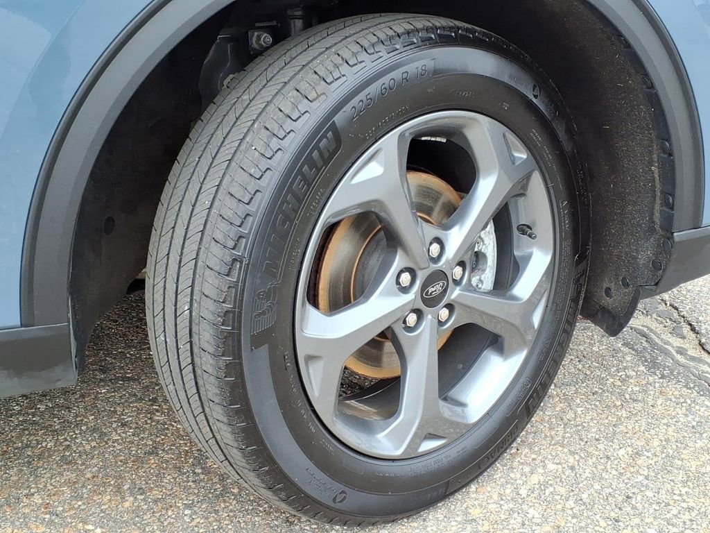 Certified 2025 Ford Escape ST-Line AWD/4WD image 9