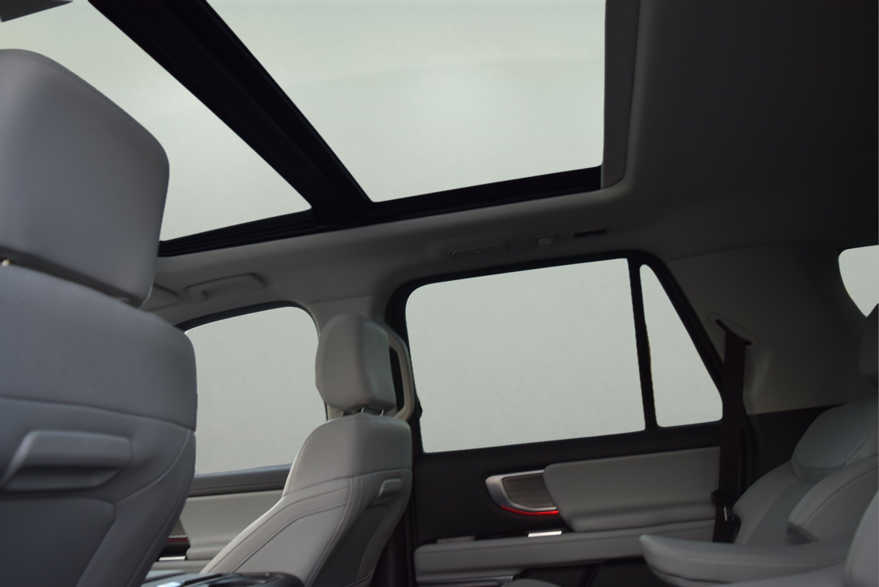 Certified 2025 Ford Expedition Platinum AWD/4WD image 9