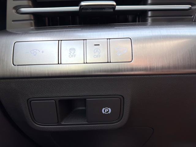 Used 2025 Hyundai Kona SE FWD image 17