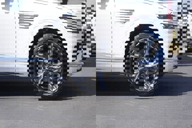 Used 2025 Genesis GV80 2.5T Prestige image 4